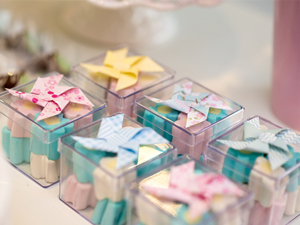 أكريليك بلاستيك مربع مكعب صندوق صغير مع غطاء صناديق التخزين الزخرفية العرض الحلي الحاوية المصغرة للحلوى المنزلية 6