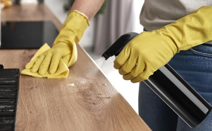 زجاجات رش البلاستيكية الأسود للحلول التنظيفية 16 أونصة (حزمة من 4) ، عبء ثقيل قابلة لإعادة التعبئة قابلة لإعادة الاستخدام رش فارغ 0