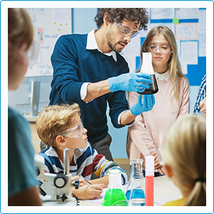 مجموعة أدوات زجاج المختبر 3 أكواب زجاجية 3 أكواب إيرلنماير 3 أسطوانات قياس تدريجية 4