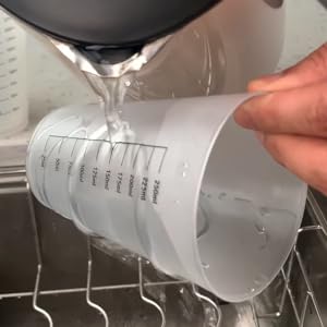 8 أوقية كؤوس قياس بلاستيكية قابلة لإعادة الاستخدام كؤوس قياس لخلط الطلاء السائل للمطبخ 4