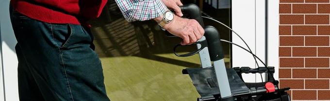 Portable Urinals for Men, Man Urinal Bottle Spill Proof Reusable Male Pee Bottle for Home Hospital 