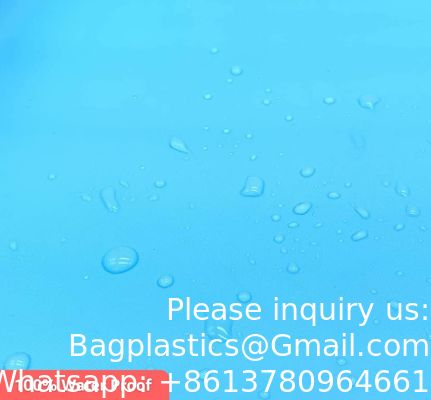 عازلة للماء حلقات الإبهام المستخدمة لمرة واحدة الحماية CPE البلاستيكي ثوب المستشفى الجراحية الطبية ثوب CPE المستخدمة لمرة واحدة