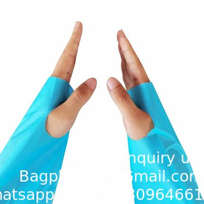 عازلة للماء حلقات الإبهام المستخدمة لمرة واحدة الحماية CPE البلاستيكي ثوب المستشفى الجراحية الطبية ثوب CPE المستخدمة لمرة واحدة